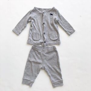Carters gray ribbed top/bottom set VGUC 3 months